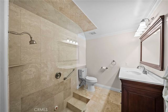 19157 Avenue Of The Oaks A, Newhall, CA 91321