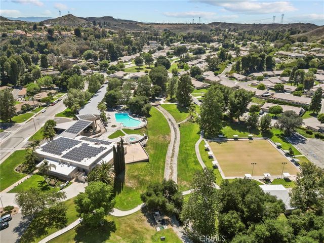 19157 Avenue Of The Oaks A, Newhall, CA 91321