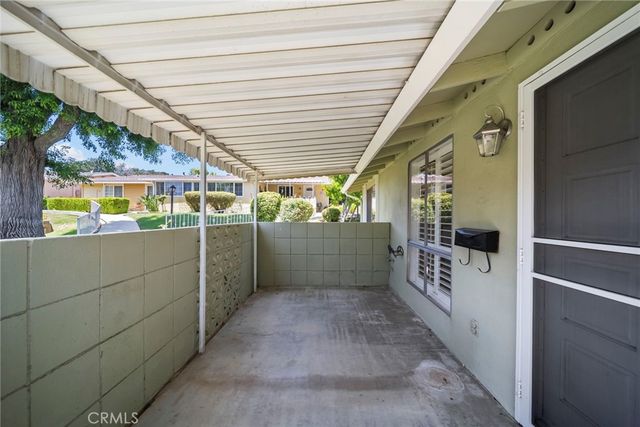19157 Avenue Of The Oaks A, Newhall, CA 91321