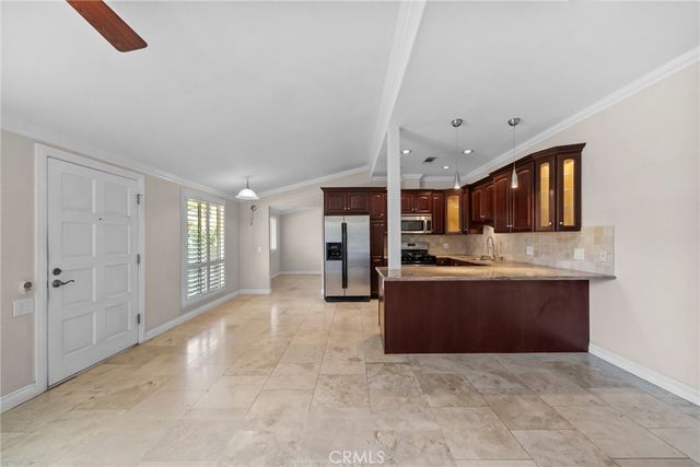 19157 Avenue Of The Oaks A, Newhall, CA 91321
