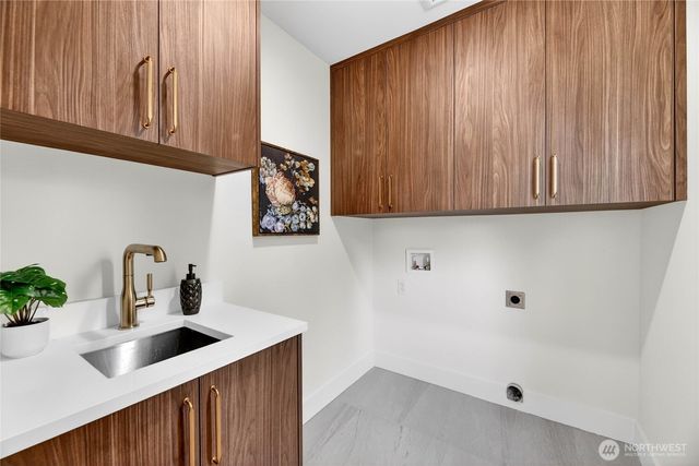 4531 Corliss Avenue N, Seattle, WA 98103