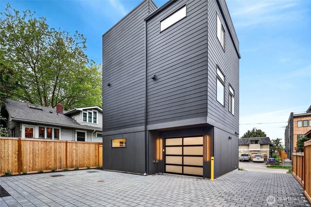 4531 Corliss Avenue N, Seattle, WA 98103