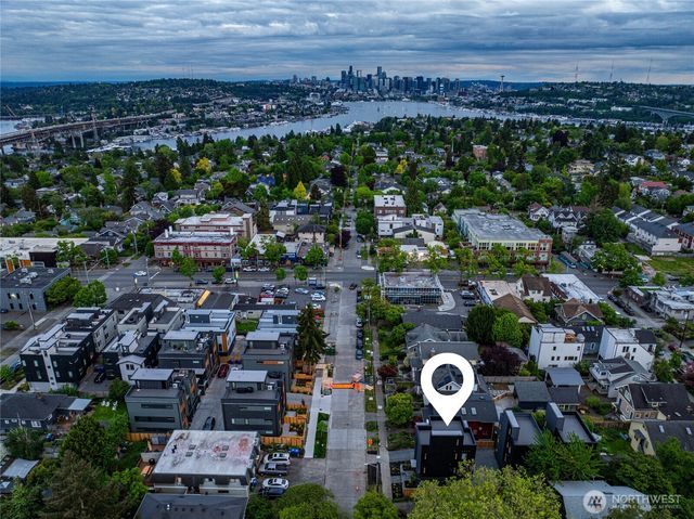 4531 Corliss Avenue N, Seattle, WA 98103