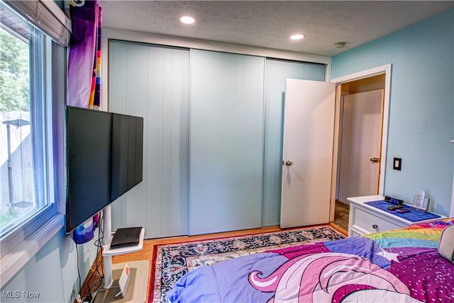 9829 Plum Brook Lane, Strongsville, OH 44149