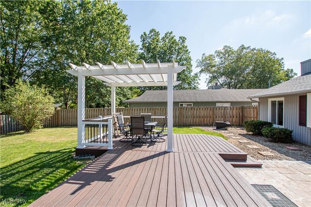 9829 Plum Brook Lane, Strongsville, OH 44149