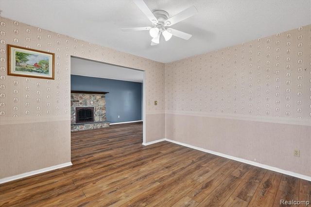 992 W Bennington Road, Owosso, MI 48867