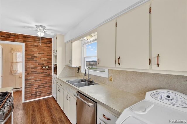 992 W Bennington Road, Owosso, MI 48867