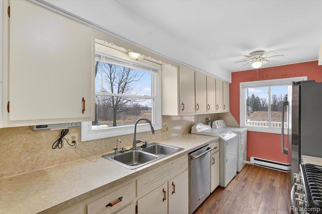 992 W Bennington Road, Owosso, MI 48867