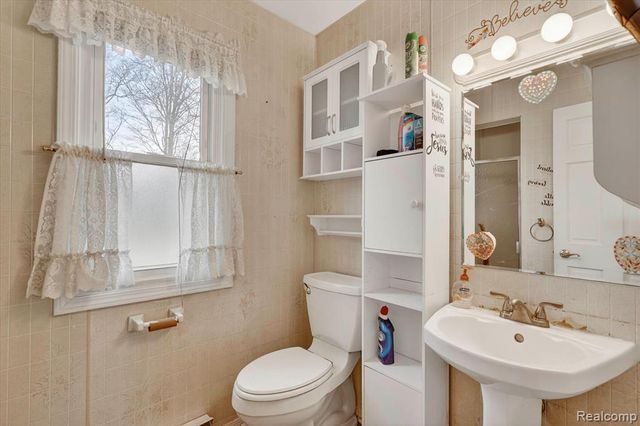 992 W Bennington Road, Owosso, MI 48867