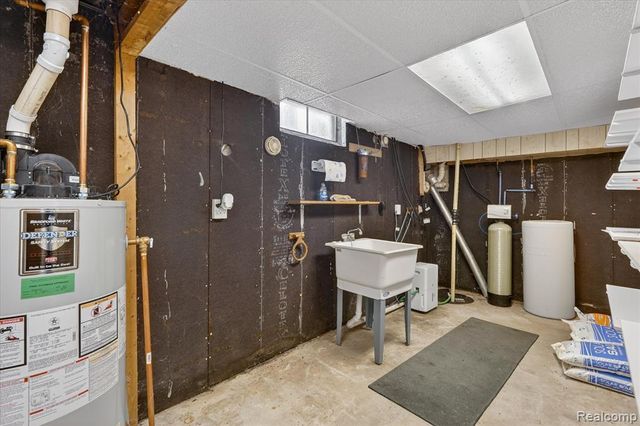 992 W Bennington Road, Owosso, MI 48867