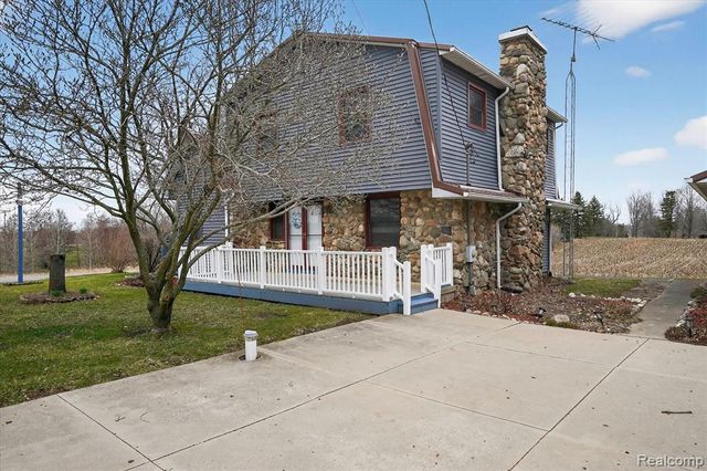 992 W Bennington Road, Owosso, MI 48867