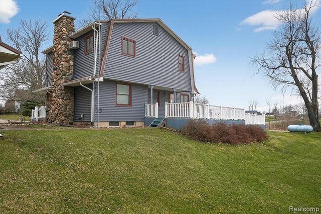 992 W Bennington Road, Owosso, MI 48867