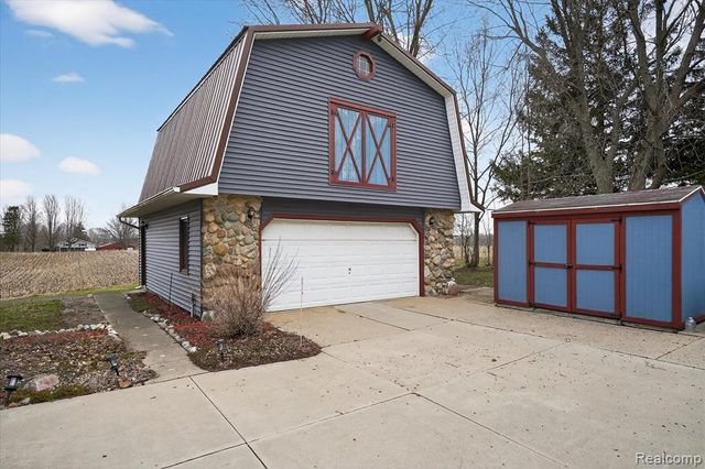 992 W Bennington Road, Owosso, MI 48867