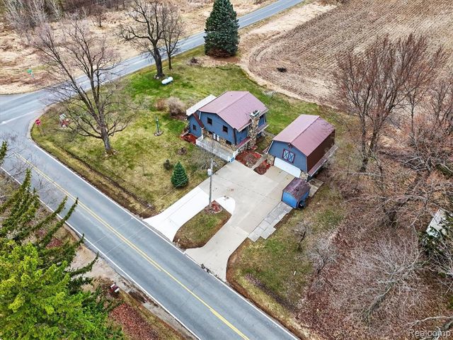 992 W Bennington Road, Owosso, MI 48867