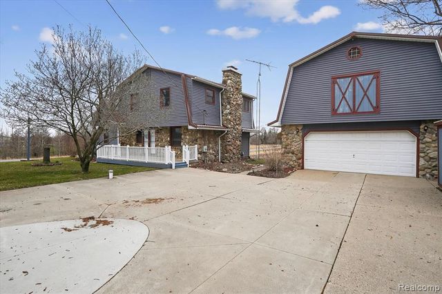 992 W Bennington Road, Owosso, MI 48867