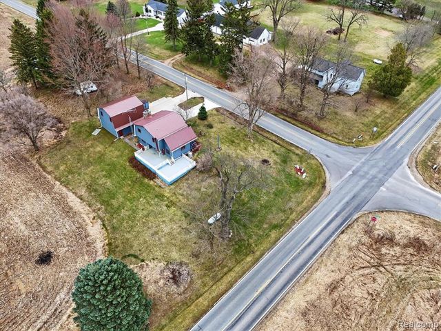 992 W Bennington Road, Owosso, MI 48867