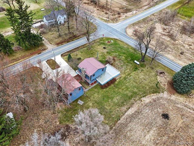 992 W Bennington Road, Owosso, MI 48867