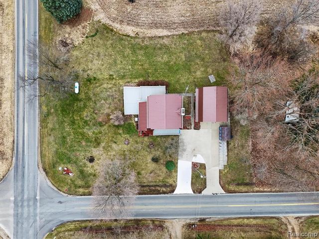 992 W Bennington Road, Owosso, MI 48867