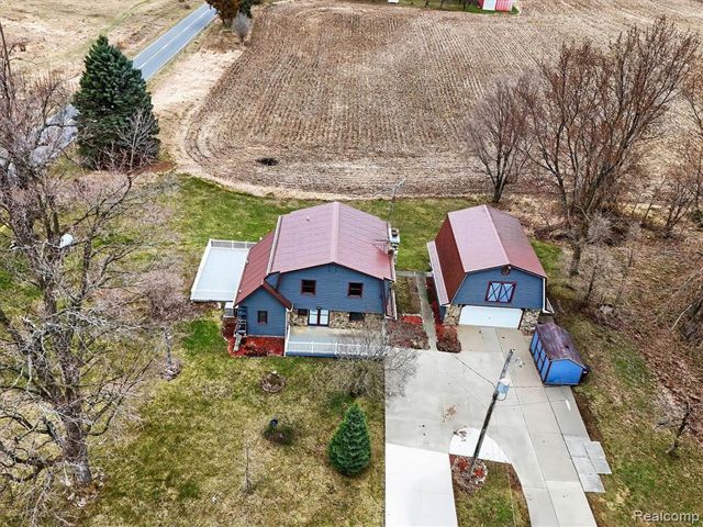 992 W Bennington Road, Owosso, MI 48867