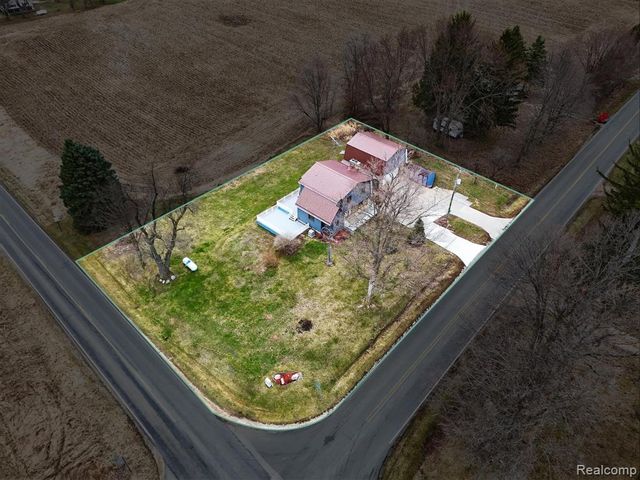 992 W Bennington Road, Owosso, MI 48867