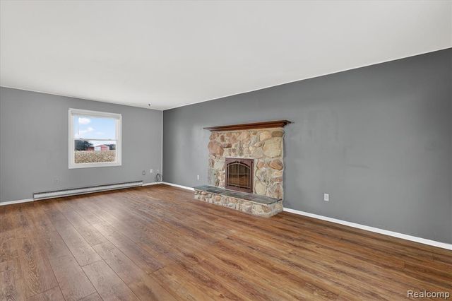 992 W Bennington Road, Owosso, MI 48867