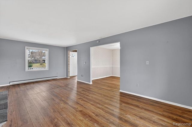 992 W Bennington Road, Owosso, MI 48867