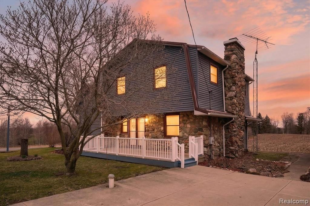 992 W Bennington Road, Owosso, MI 48867