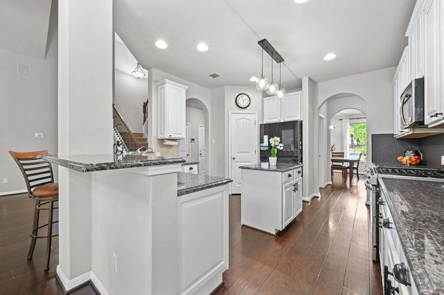 194 Treehaven CT, Buda, TX 78610