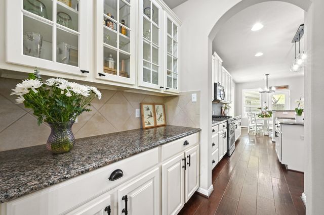 194 Treehaven CT, Buda, TX 78610