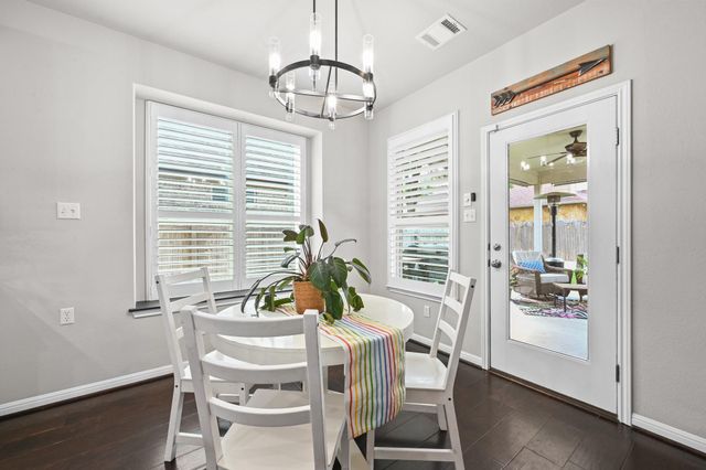 194 Treehaven CT, Buda, TX 78610