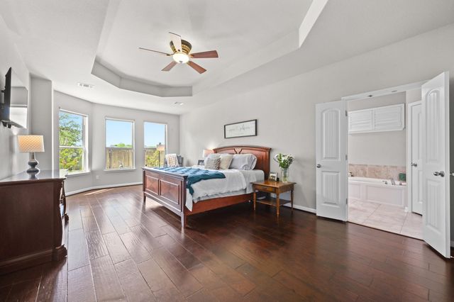 194 Treehaven CT, Buda, TX 78610