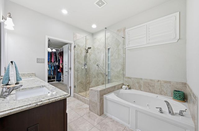 194 Treehaven CT, Buda, TX 78610