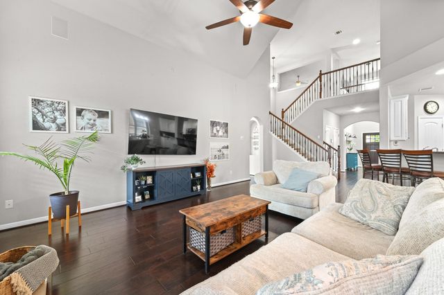 194 Treehaven CT, Buda, TX 78610