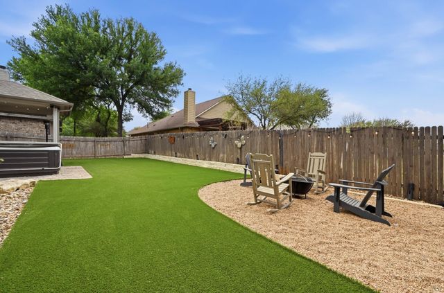 194 Treehaven CT, Buda, TX 78610