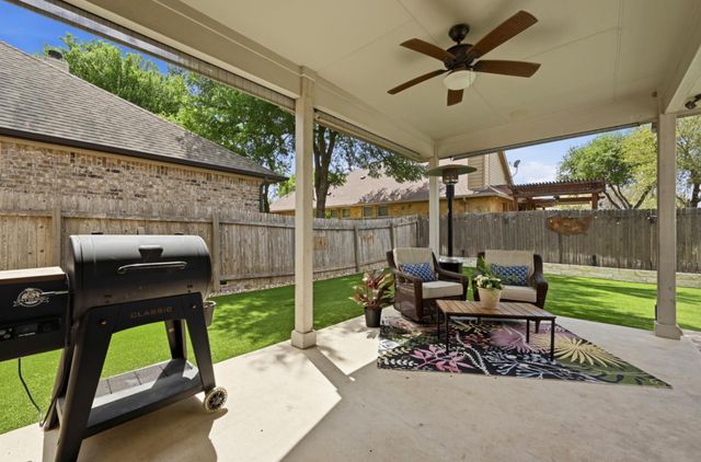 194 Treehaven CT, Buda, TX 78610