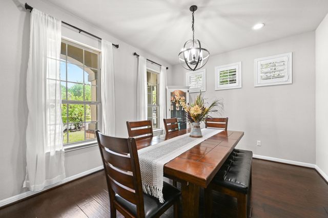 194 Treehaven CT, Buda, TX 78610