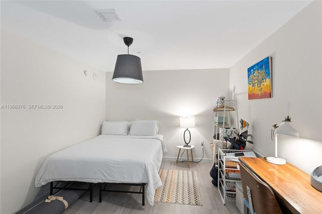 1000 Brickell Plz 4605, Miami, FL 33131