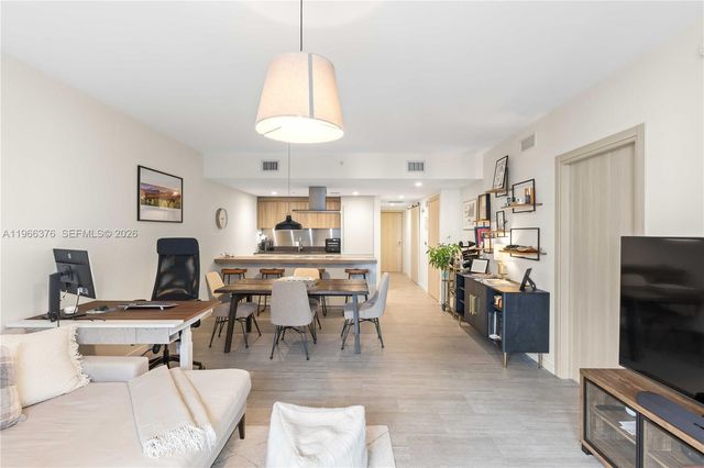 1000 Brickell Plz 4605, Miami, FL 33131