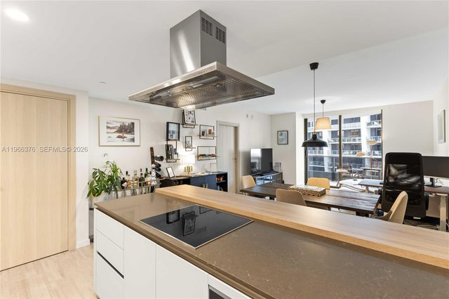 1000 Brickell Plz 4605, Miami, FL 33131