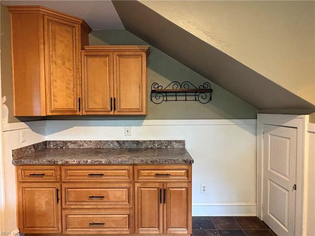 180 Cherokee RD, Hampton, VA 23661
