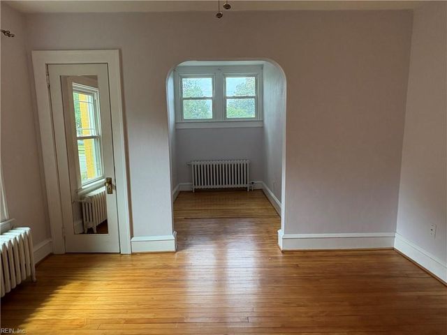 180 Cherokee RD, Hampton, VA 23661