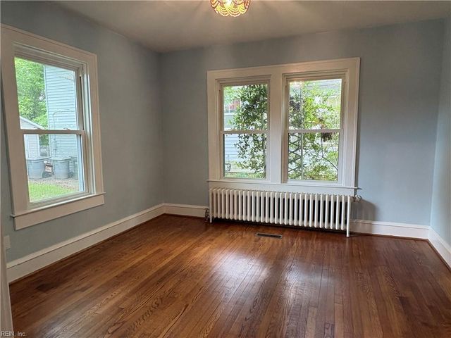180 Cherokee RD, Hampton, VA 23661