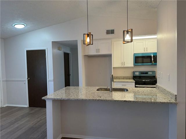 4093 Overland Trail, Snellville, GA 30039