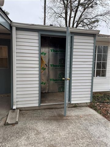 4093 Overland Trail, Snellville, GA 30039