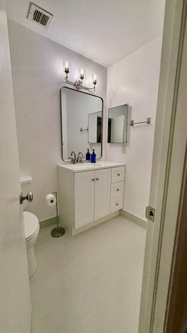9121 E Highland Pines Drive, Palm Beach Gardens, FL 33418