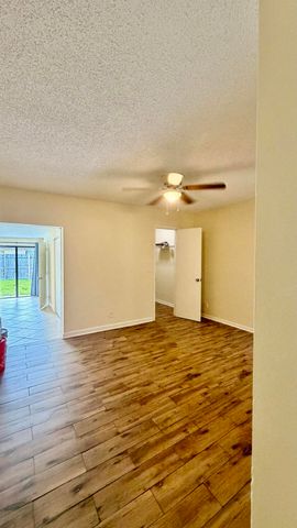 9121 E Highland Pines Drive, Palm Beach Gardens, FL 33418