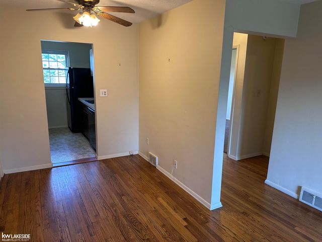 22995 Gary Lane, St Clair Shores, MI 48080