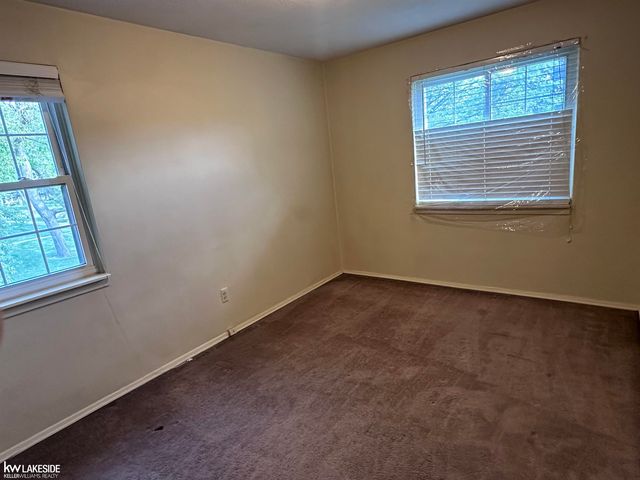 22995 Gary Lane, St Clair Shores, MI 48080