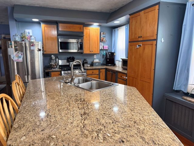 162 Princeton St, New Bedford, MA 02745