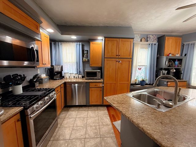 162 Princeton St, New Bedford, MA 02745